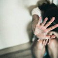 Poznanik došao u kuću dok je maloletnica bila sama, usledio užas: Podignuta optužnica za seksulano uznemiravanje u Zemunu