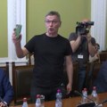 Bujošević došao na sastanak sa opozicijom, Ćuta izvadio telefon i hteo sve da snima: Počeli razgovori poslanika sa…