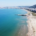 Srbi pokazali koliko šta košta na moru u Albaniji, cene niže nego kod nas! Evo šta sve možete da kupite za manje od 400 dinara!…