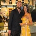 Žena fudbalera kao milion dolara! Ana Rajković na sebi ima ogrlicu od 13.000 evra, luksuz na najvišem nivou (foto)