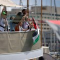 Gori brod nasred mora, flotu u kojoj je i Greta Tunberg pogodio dron? Vlasti demantuju, stižu prvi snimci