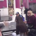 "Ima traume iz detinjstva, oca se stidi" Desio se haos u Eliti, isplivali šok detalji na videlo: Unakazio me je