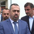 Fukcioner Srpske liste Srđan Vulović izviždan na jezeru Gazivode pre Bogojavljenskog plivanja VIDEO