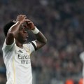 Džabe pobeda u La Ligi: Fudbaleri Real Madrida izviždani od svoje publike zbog ispadanja iz Lige šampiona (video)