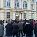Zbor u Prokuplju počeo ćutanjem, završio se jasnim zahtevima