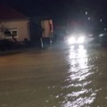 Olujno nevreme - ulične bujice u Čačku, problemi i u Valjevu