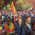 Zbog izbora Mandića za šefa parlamenta: Milovi prave haos ispred Skupštine Crne Gore (foto/video)