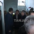 Vučić: Porodilište u Vranju biće završeno do maja, brine što Srbija nema dece