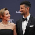 Jelena Đoković u haljini od 500 evra: Zablistala na dodeli nagrada! Oko vrata joj skupocen nakit - Novak i ona uskladili…