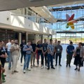 Tesla Global Forum: 60 studenata sa Kosova i Metohije posetilo Radio-televiziju Vojvodine