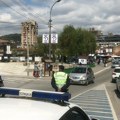 UZNEMIRUJUĆE Novi Pazar u strahu: Sigurnosna kamera zabeležila napad na decu nožem u centru grada