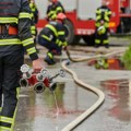 (VIDEO) Požar u akva-parku u Jakovu, gasi ga 15 vatrogasaca