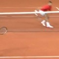Đoković i Siner odigrali ubedljivo najlepši poen Rolan Garosa i na magičan način ga je osvojio Novak!