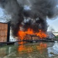 Splav „Vatra i voda“ u plamenu: Požar progutao ceo objekat, uzrok još nepoznat FOTO