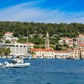 U Hrvatskoj u maju zabeleženo 5,1 odsto manje dolazaka turista nego pre godinu dana