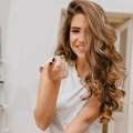 Krajevi cvetaju, kosa je suva? Posle leta je dovoljno samo jedno ulje za svakodnevnu zaštitu i jedno za nedeljnu obnovu…