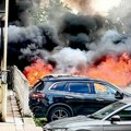 Požar na parkingu kod zgrade "Lepa Brena" – izgorelo jedno vozilo [video]