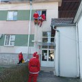 I ove godine će Gorska služba paketićima obradovati mališane u leskovačkoj bolnici: Deda Mrazovi silaze sa krova