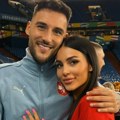 "Blagoslovena sam" Anastasija Ražnatović objavila sliku sa Gudeljom i javno se obratila: Fudbaler je grli, a ona blista od…