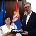 Vučić na sastanku sa izvršnom direktorkom kompanije "BYD" Stelom Li