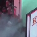 Pogledajte gde Iranci drže telo ubijenog ajatolaha! Finci u šoku, gledaju snimke i ne veruju! Neverovatna scena tokom pogrebne…