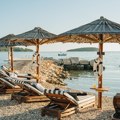 XYZ i D’OR Beach Club donose jedan od najvećih letnjih lifestyle trendova na Jadran Ove farmerke su modni trend za leto 2026 –…