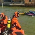 Drama u Veneciji nakon sudara 2 čamca: Mladić moždano mrtav, devojku traže u kanalu, nađen samo ovaj predmet