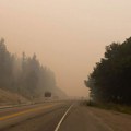 Vlasti ukinule ograničenja na putovanja usled požara na zapadu Kanade