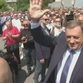 „Ukoliko se BiH pokaže kao nemoguća zemlja, pokušajmo živeti kao dobre komšije“: Dodik za Glas Srpske