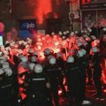 NUNS: Nedopustivo nasilje i ometanje novinara tokom protesta, policija da sankcioniše odgovorne