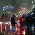 Italija: Policija koristila vodene topove da spreči sukob antifašista i desnice