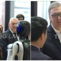 (Foto) "Dobro jutro, predsedniče! Ja sam Luka!" Vučića dočekao robot u Kineskom kulturnom centru, evo šta mu je poručio