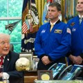 Tramp se sastao sa astronautima iz misije Artemis II, najavio otvaranje dosijea o NLO (foto)