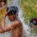 Toplotni armagedon prži zemlju Temperature i do 45 stepeni! Ljudima rečeno da ne izlaze iz kuće, otvorene "zone hlađenja"…