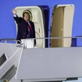Tramp odvrnuo muziku na 10.000 metara! Uneli mu zvučnik u avion, pa novinarima pustio svoju plej-listu: Ljudi se šokirali kad…