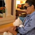 Rale se uselio kod nje, a Ana slavi rođendan uz Rastu: Stiglo i iznenađenje, plišani meda, torta i poruka