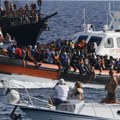 Stotine migranata stiglo danas na Lampeduzu: Sada ih na ostrvu ima ukupno 800