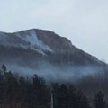 Гори шума изнад Прибоја: Огроман пожар букти већ сатима, јак ветар отежава посао ватрогасцима-спасиоцима