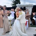 Još jedno sudbonosno „da“ na estradi Milica i Bora izveli prvi ples uz pesmu Dragane Mirković (foto)