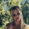 Britni Spirs se gola brčka u plićaku: Posrnula pevačica pokazala zadnjicu, izgubila sve kočnice, ne prestaje sa skandalima…
