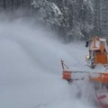 U ovom gradu u Srbiji napadalo pola metra snega: Mnoge kuće bile "odsečene" od sveta, ekipe celu noć čistile puteve