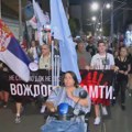 "Pamtimo! Pravda stiže": Građani Voždovca u protestnoj šetnji, performans ispred zgrade u kojoj navodno živi Dijana Hrkalović…
