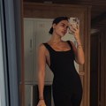 Preznojila se na treningu u uskoj crnoj trenerci: Kaća Grujić pokazala kako izvajano telo, pozirala ispred ogledala