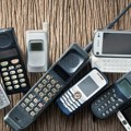 Pregledajte fioke: Ovi stari mobilni telefoni danas vrede pravo bogatstvo