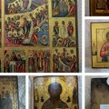 Deset ikona pokušali da prenesu preko granice među nameštajem