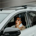 Skoro svaki peti pušač u Francuskoj baca opušak kroz prozor automobila