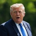 Tramp najavio obustavu napada na Iran