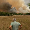 (Foto, video) "Začuo se huk, a onda je pepeo počeo da pada po nama" Meštani snimili kataklizmični prizor kod Deliblatske…