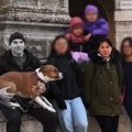 Tri umrlice na vratima jedne kuće: Iza njih ostala Ivana (42) sa četiri maloletne ćerke - koja ne zna kako će dalje sama