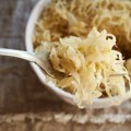 Malo ko ovo stavlja u kiseli kupus, a pravi ogromnu razliku: Ruske domaćice odavno znaju trik